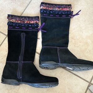 Luzzi Italien Made Black Suede Boots Size EU 39  US Size 8 Like New